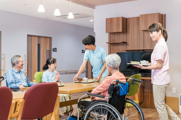 Tháng 4/2021, Nhật Bản sẽ hỗ trợ lao động chuyển việc sang ngành điều dưỡng