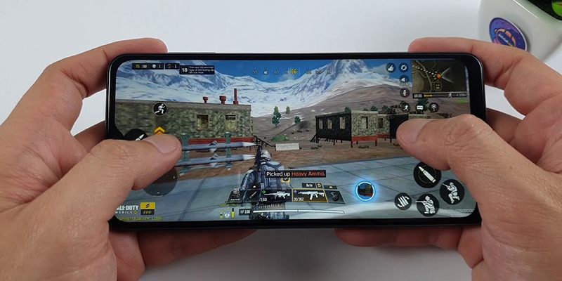 Vì sao nên chọn điện thoại giá rẻ để chơi game?