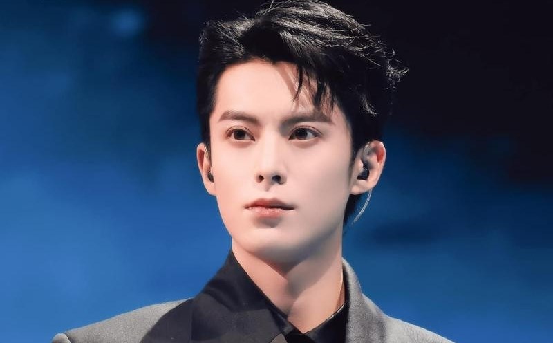 Vương Hạc Đệ - Super Idol và khoảnh khắc được gọi tên Vương Hạc Đệ - Super Idol và khoảnh khắc được gọi tên