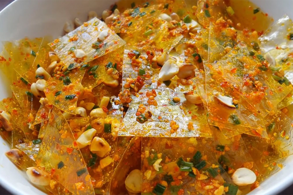 Bánh tráng trộn - Vì sao món ăn này luôn được yêu thích Bánh tráng trộn - Vì sao món ăn này luôn được yêu thích