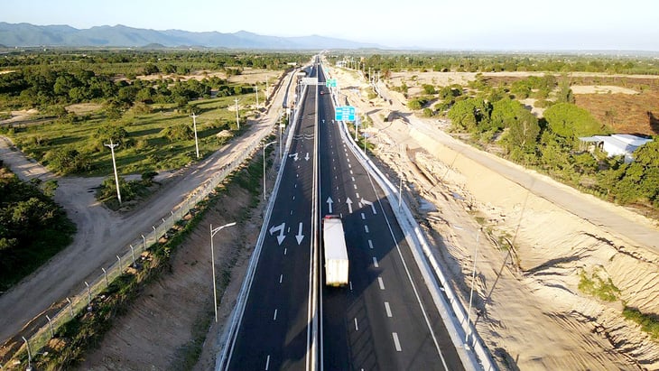 Đường cao tốc - Nhập làn, giữ tốc độ và duy trì khoảng cách Đường cao tốc - Nhập làn, giữ tốc độ và duy trì khoảng cách