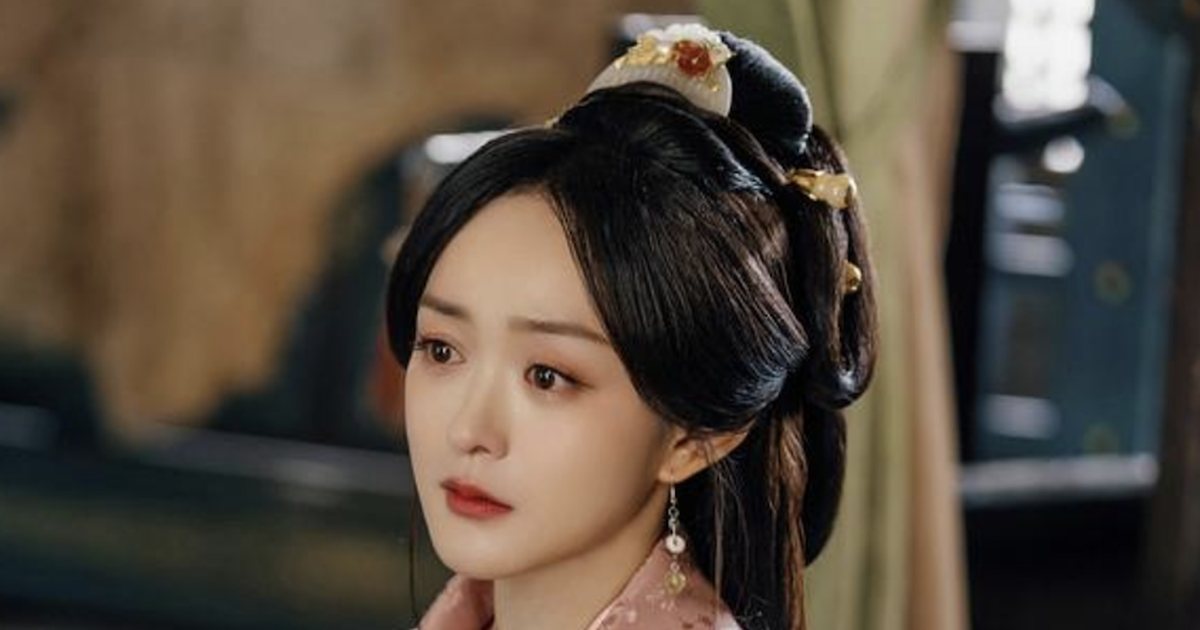 Khom lưng - Cốt truyện cưới trước yêu sau nhưng không cũ Khom lưng - Cốt truyện cưới trước yêu sau nhưng không cũ