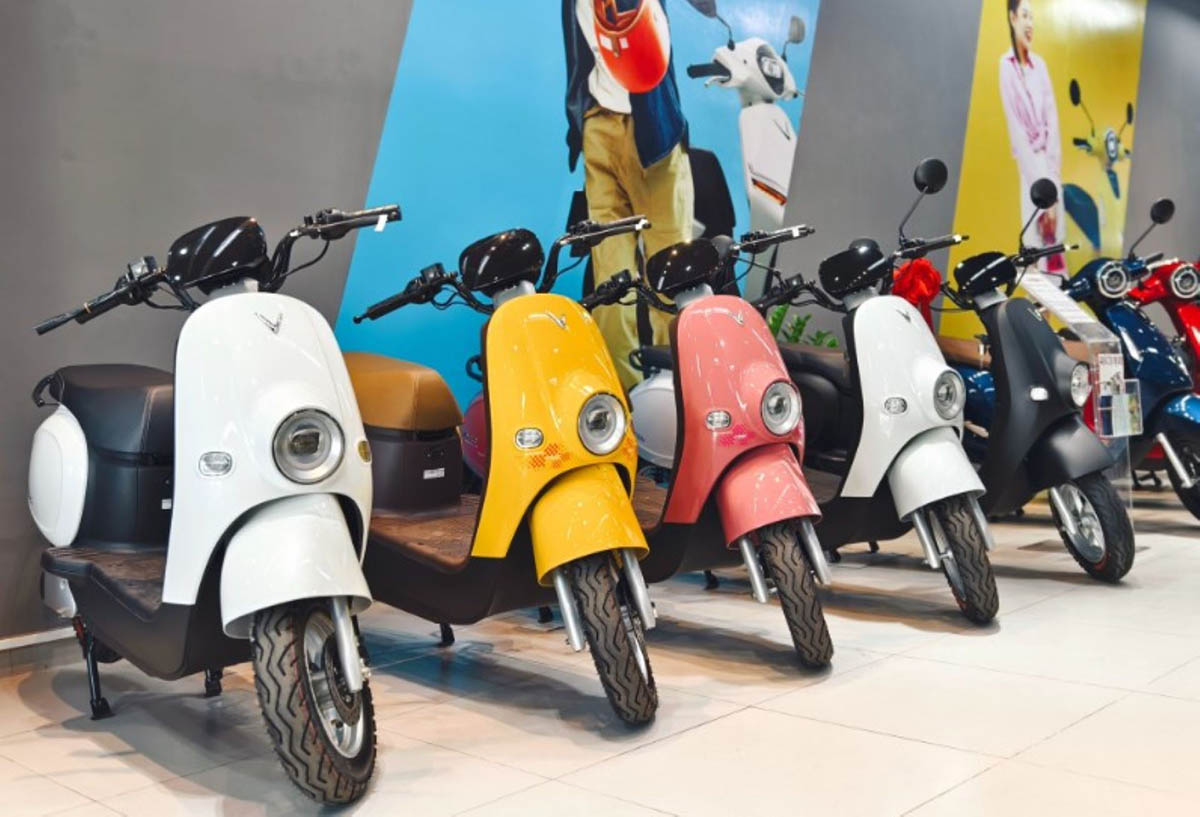 Xe máy điện - Honda EM1 e: hoặc dòng điện tương tự Xe máy điện - Honda EM1 e: hoặc dòng điện tương tự