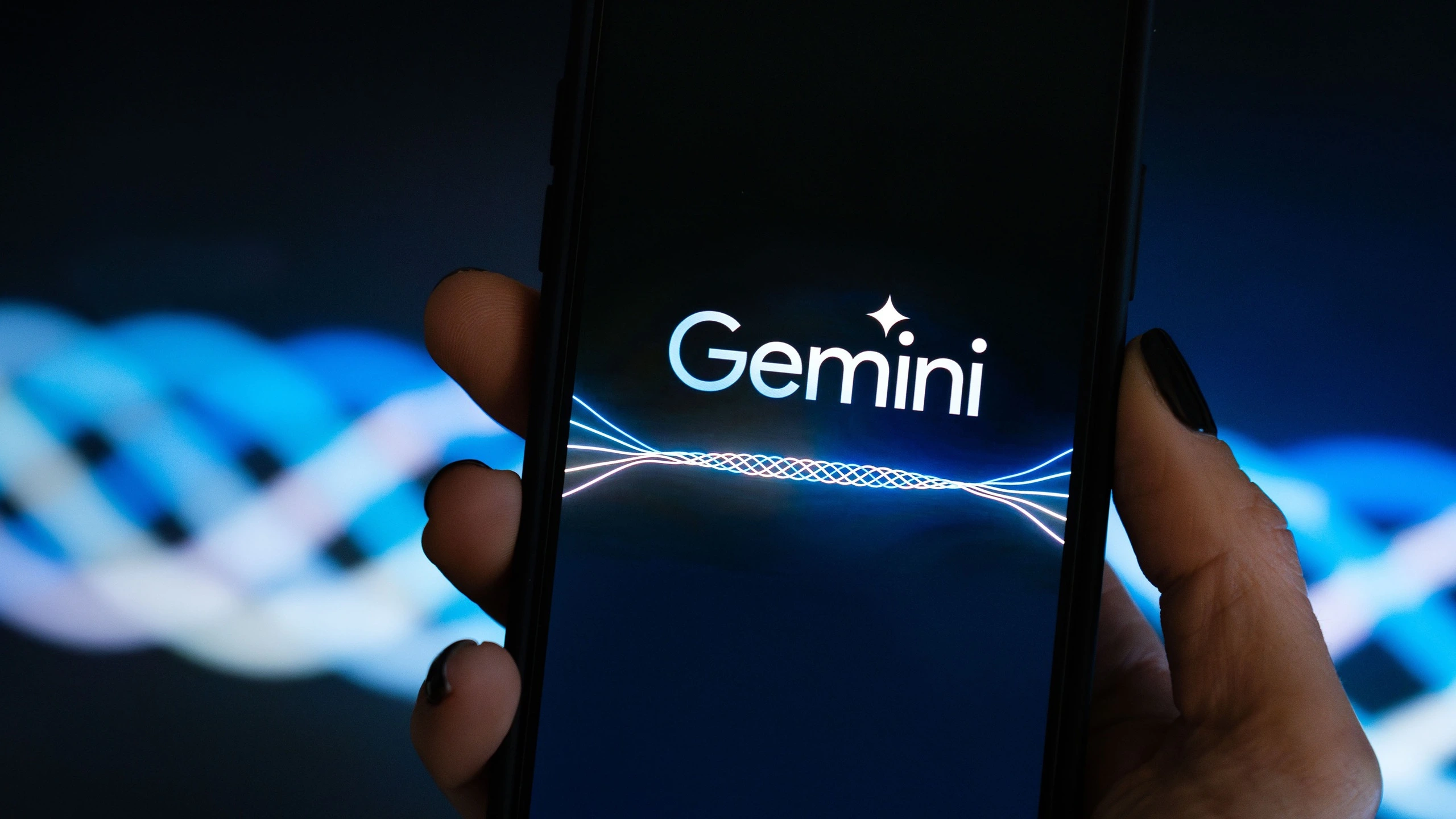 Gemini - Trợ lý AI được xây dựng cho người dùng phổ thông Gemini - Trợ lý AI được xây dựng cho người dùng phổ thông